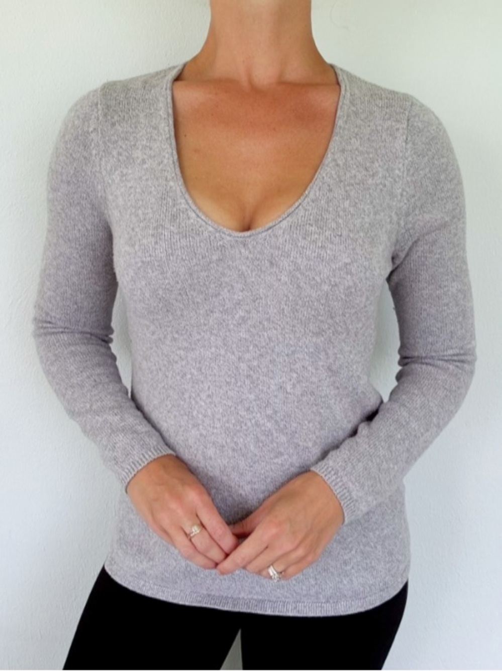Old Navy silver gray v-neck cotton blend long sleeve sweater size small